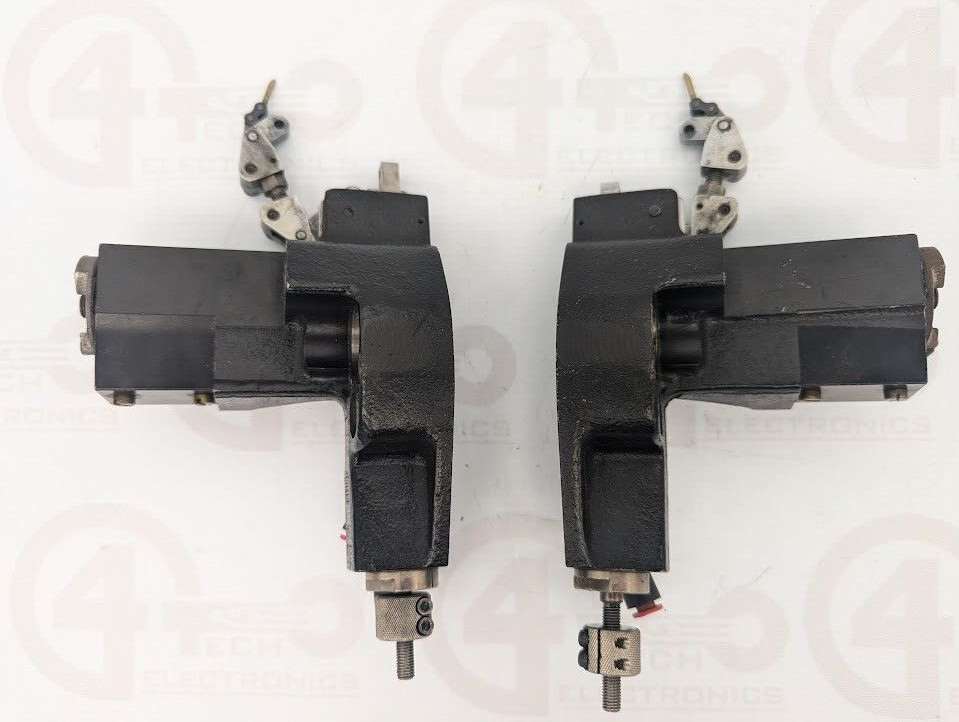 Universal Instruments Axial 6241 Clinch Right 30820102 & Left Housings 30820101