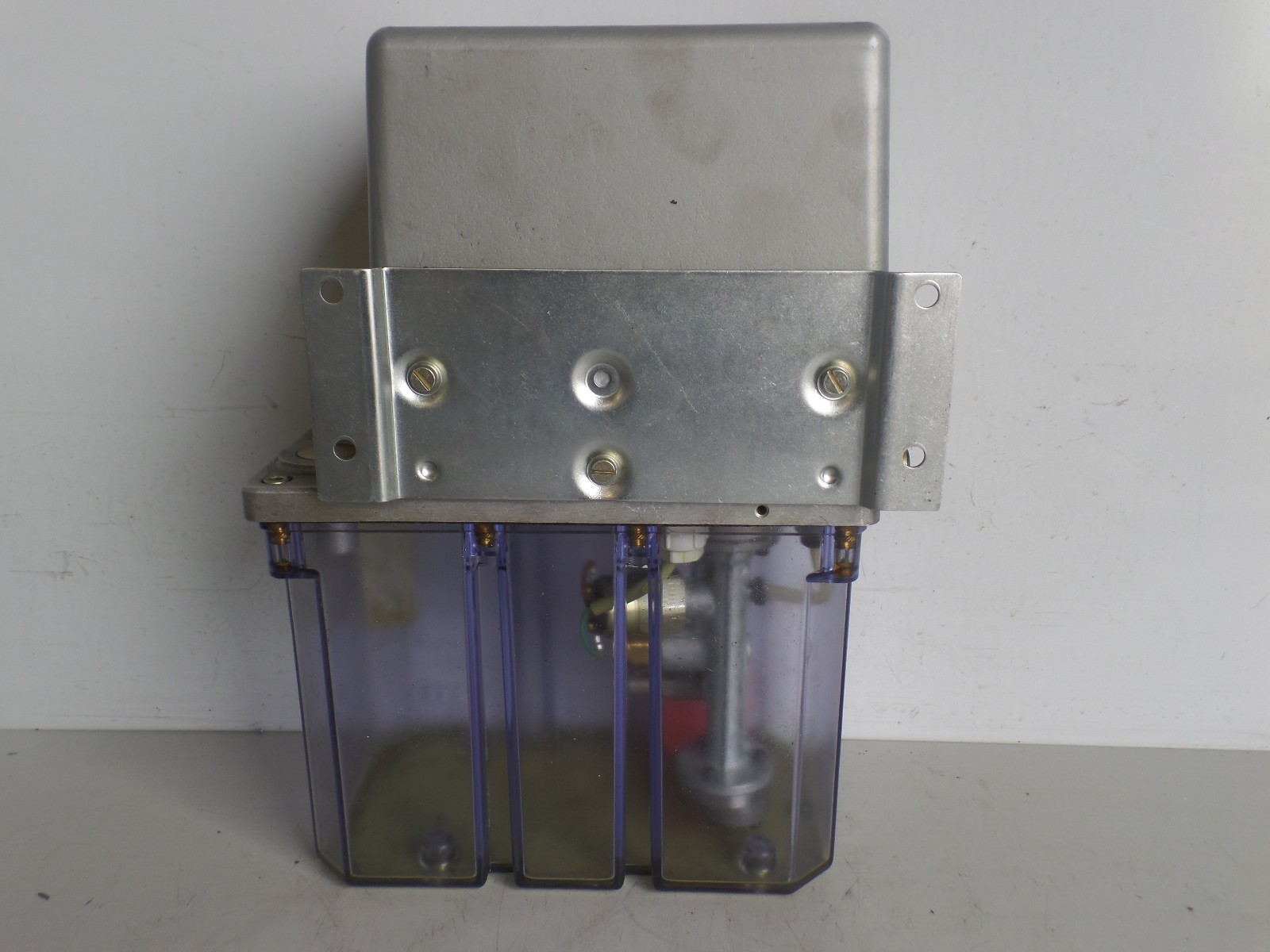 Willy Vogel 122-345-309 Lubrication Lube Pump 122345309 1-2048 Lot # 1063M Greg