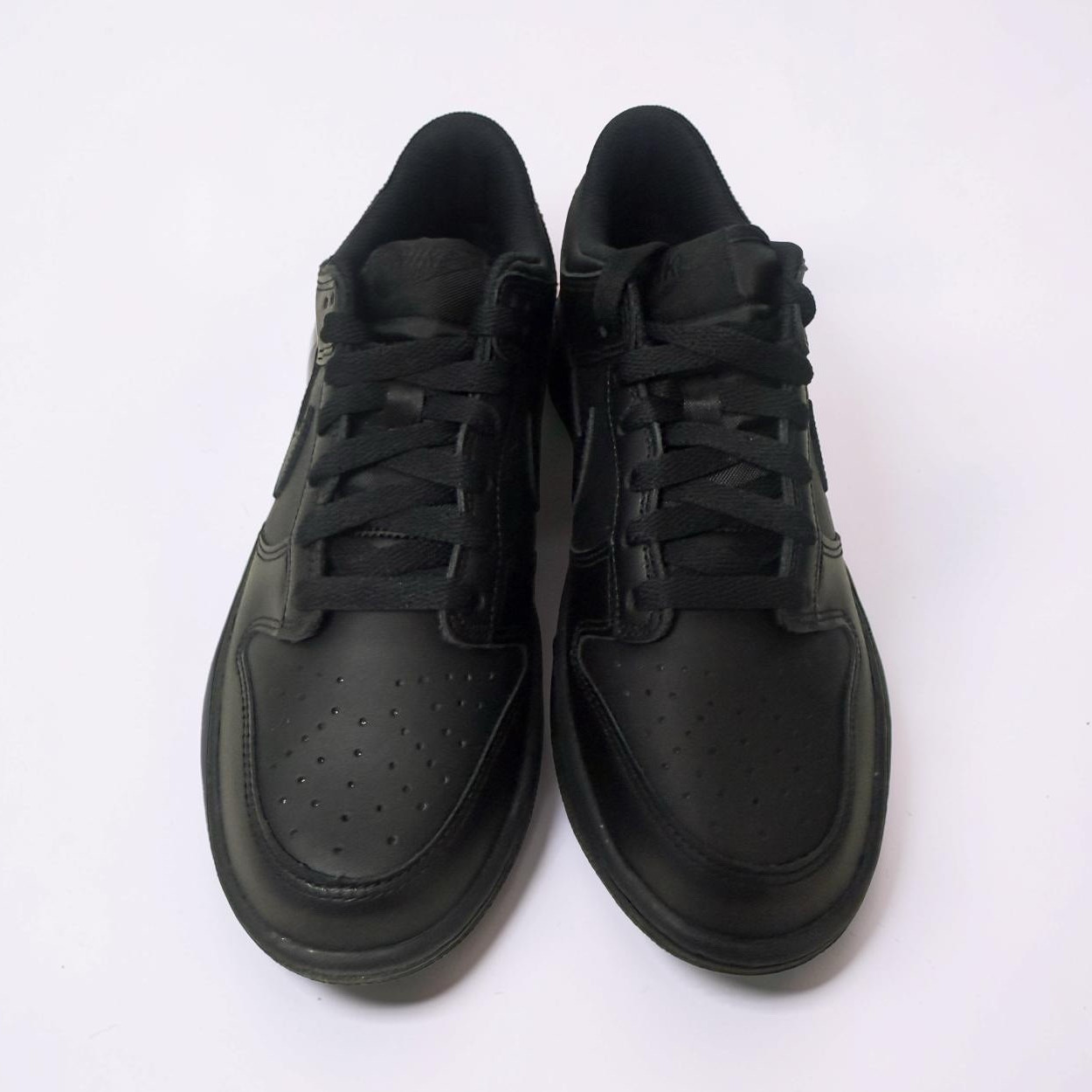Nike Dunk Low GS Black Leather Low Top Unisex Kids Sneakers US Size 7Y