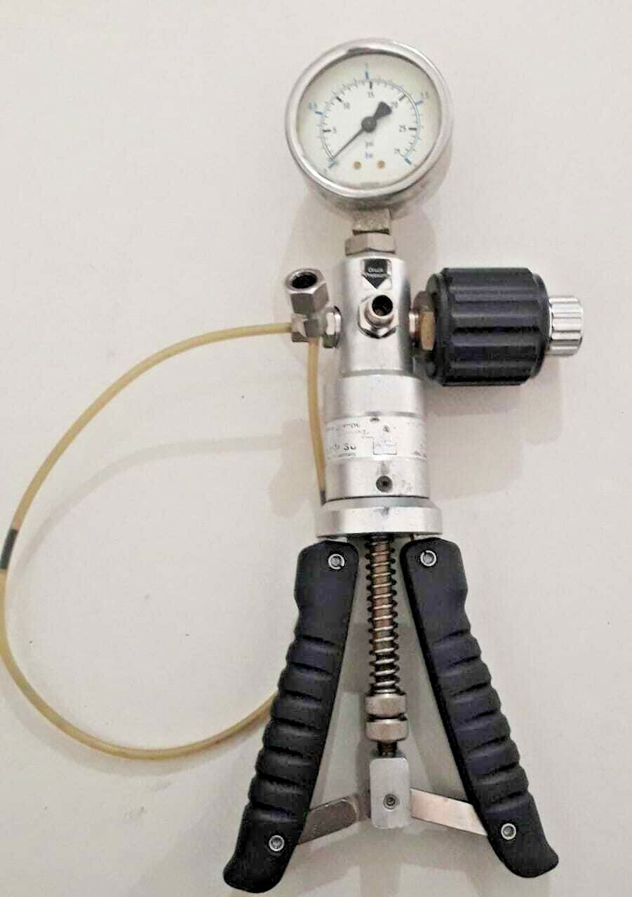 LR-CAL LPP-30 Pressure calibrator hand held test pump