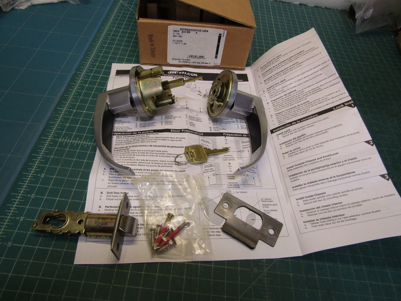 1 – Falcon Entrance / Office Lock Y521P QUA 626. New in Box