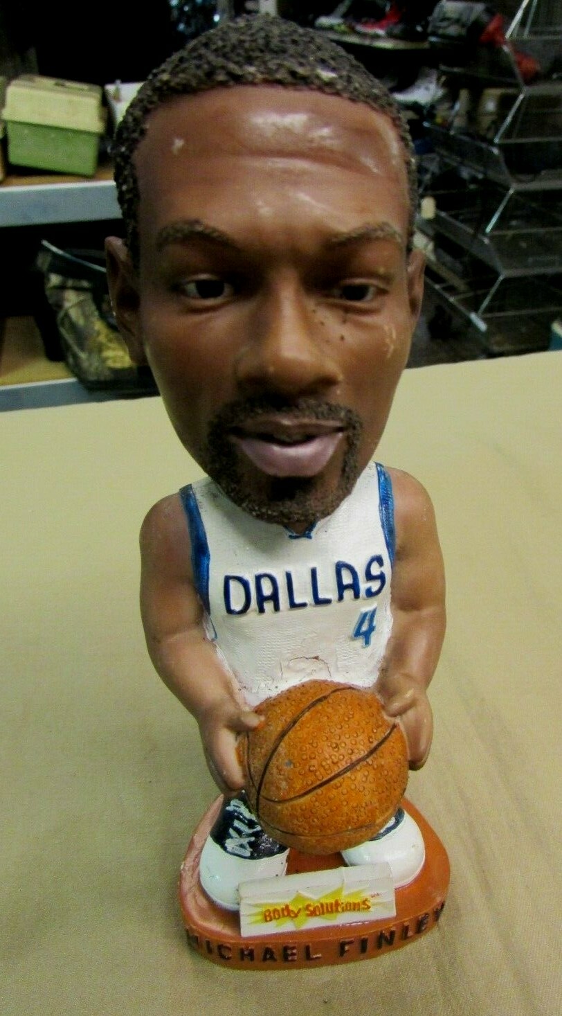 Dallas Mavericks #4 Michael Finley Bobblehead 2002 Collectors Edition