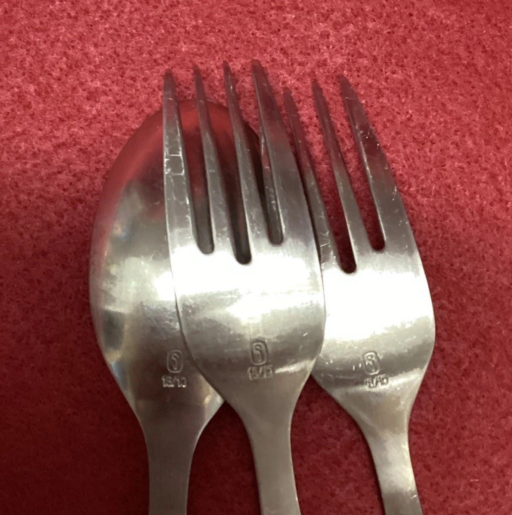 Gourmet Settings Jazz Stainless Flatware 1 Tablespoon & 2 Dinner Forks