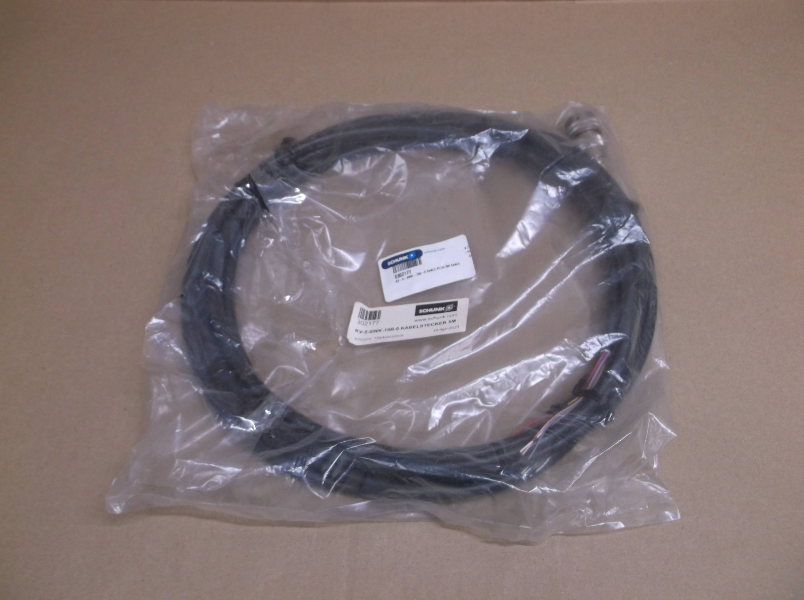 KV-5-SWK-19B-0 Schunk NEW In Box Robotic Gripper 5M 19-Pole/Wire Cable 0302177