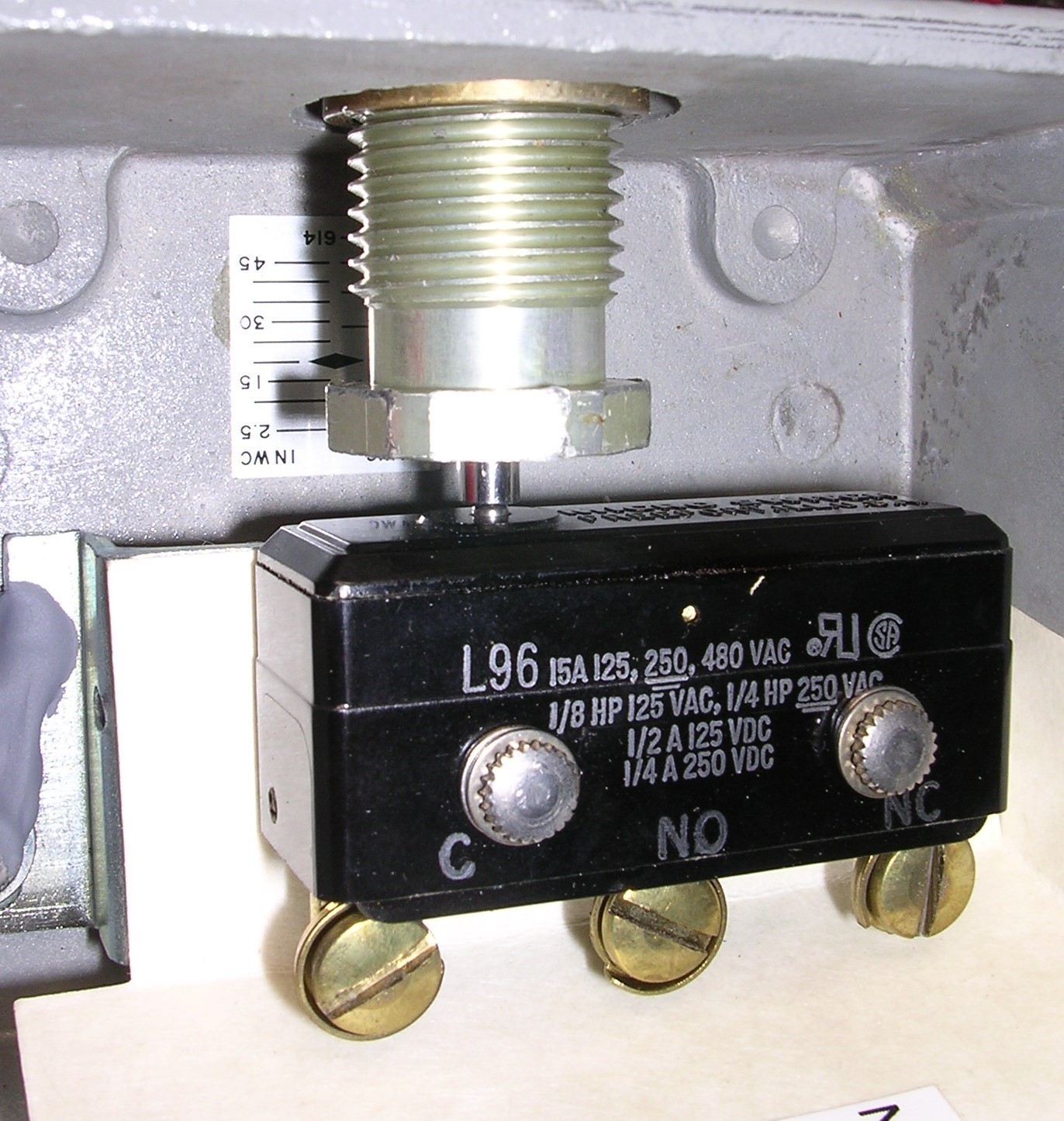 Static O-ring ( SOR ) Pressure Switch - NEW - 10 to 45 " WC Adj. Range