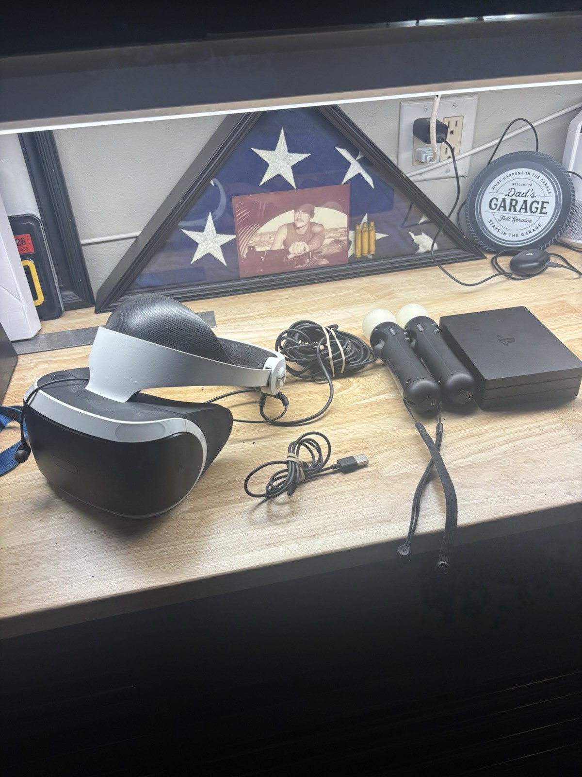 Sony PlayStation PS VR Bundle VR1 1st Generation PS4 *Missing Camera*