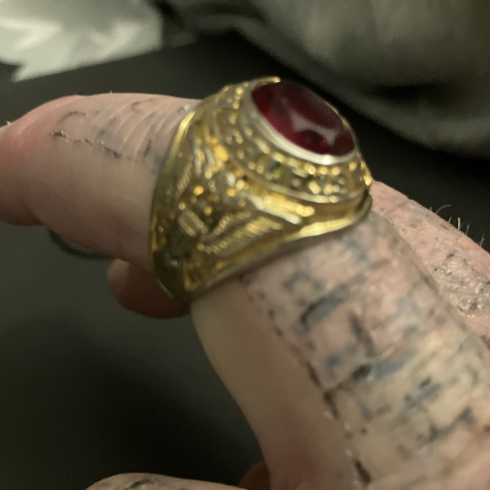 UINTED STATES ARMY RUBY RED STONE GOLD PLATED RING