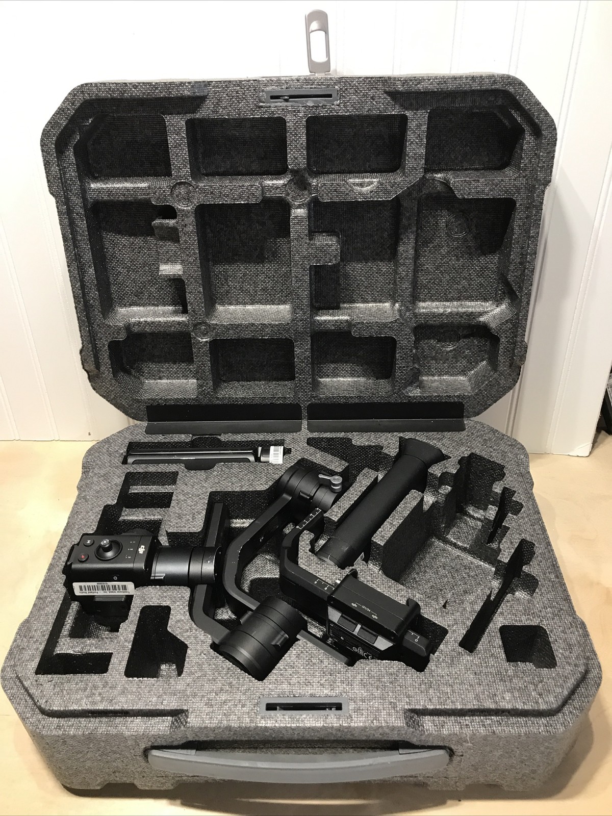 DJI Ronin-S Essentials Kit - Camera Stabilizer 3-Axis Gimbal Handheld