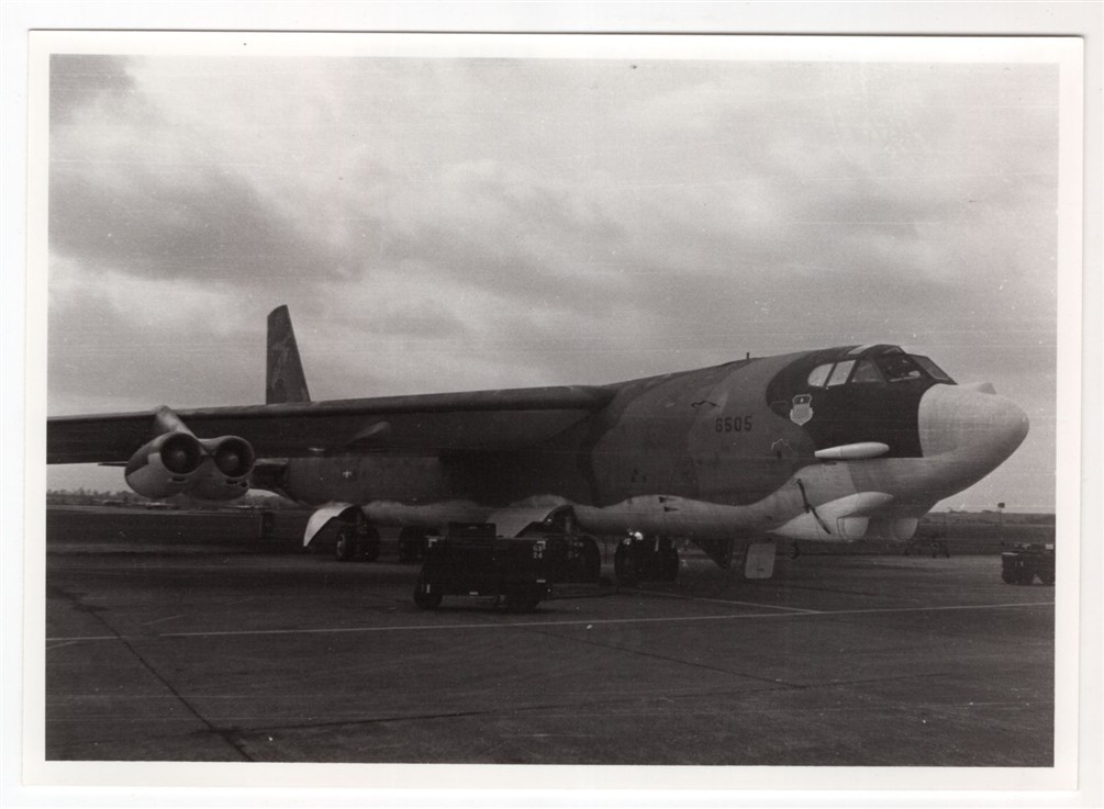 1976 USAF Boeing B-52G Stratofortress 57-6505 of 2nd BW at RAF Marham 5x7 Photo