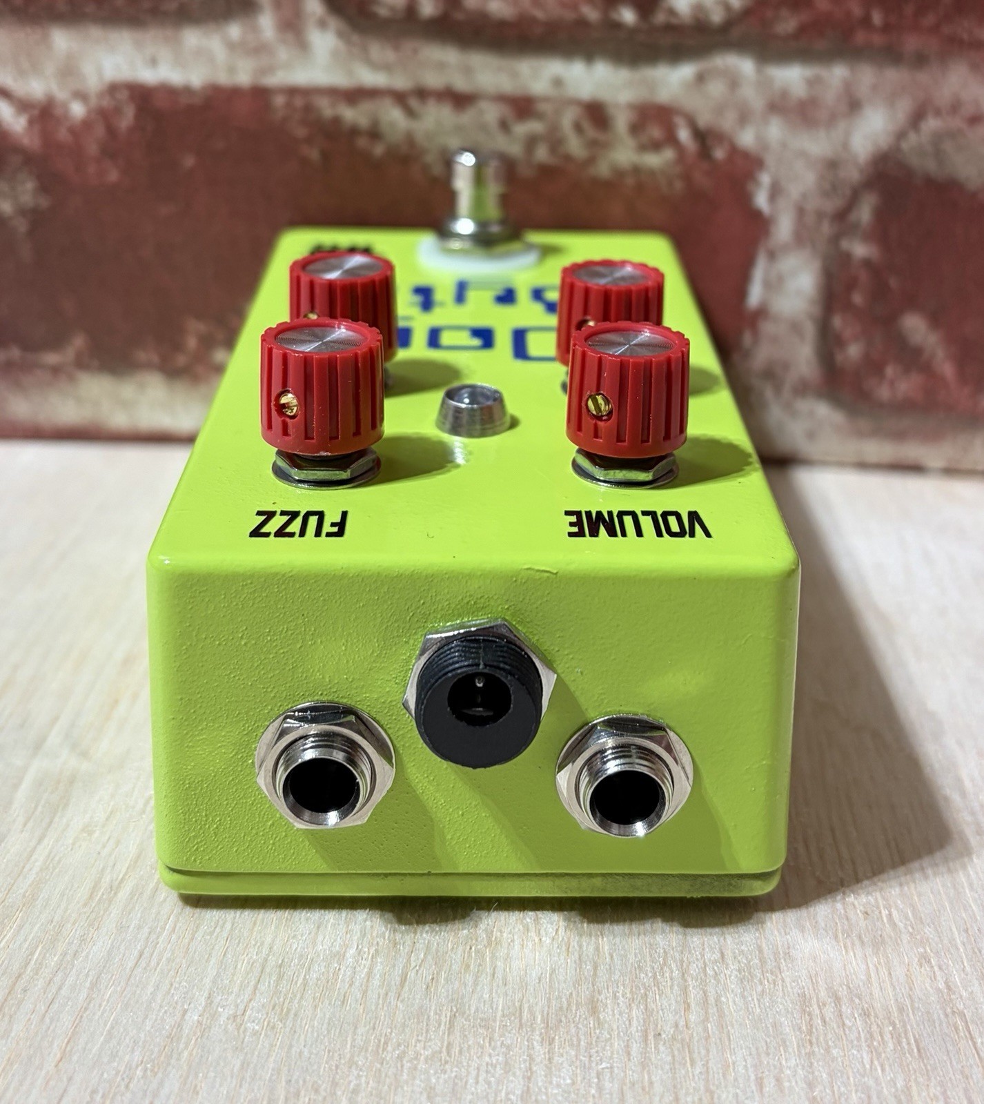 Dog Byte Fuzz Pedal based on Mellowtone Wolf Computer