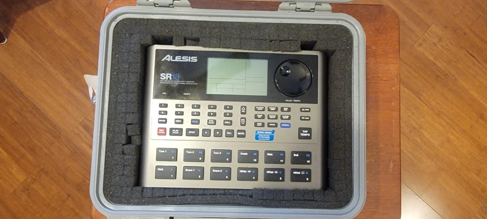 Alesis SR 18 Professional Drum Machine - Grey