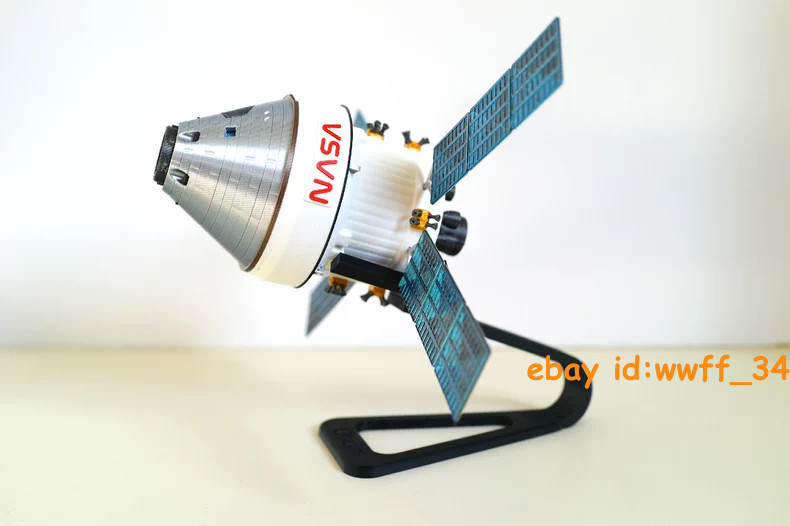 1/48/72 Artemis Program Boeing Orion Manned Spacecraft Finished Model