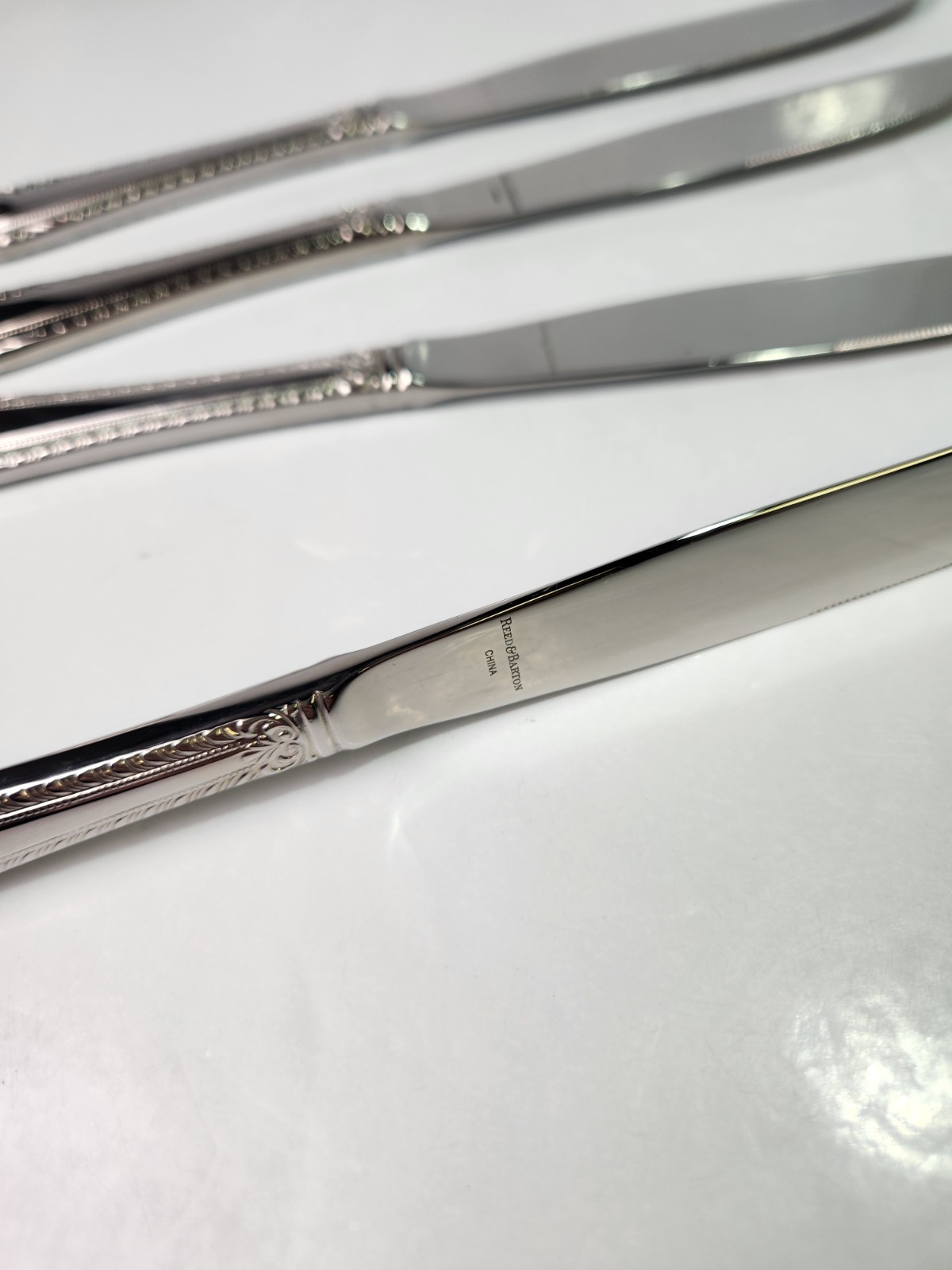 Reed & Barton Select Stainless Set 4 Dinner Knives Royal Britannia