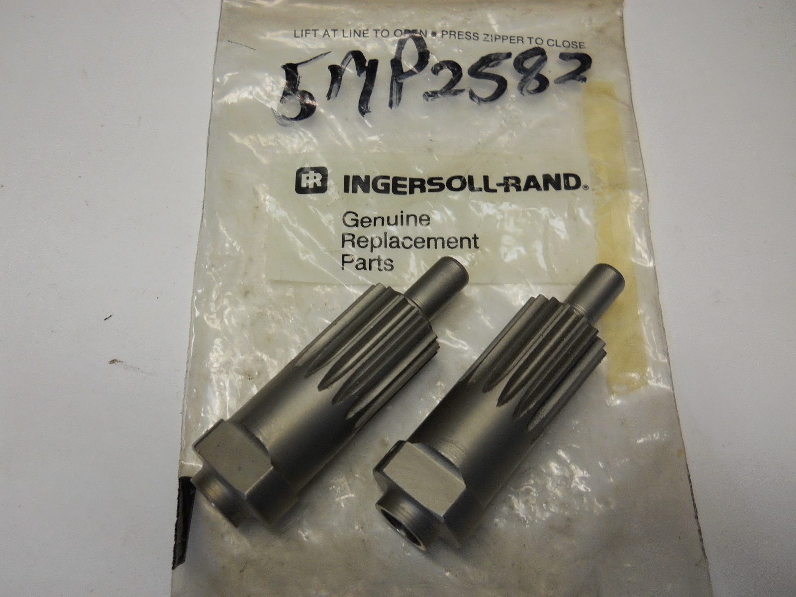 INGERSOLL RAND 5MP2582 FACTORY REPLACEMENT SPLINED SHAFT (SET OF 2) NEW
