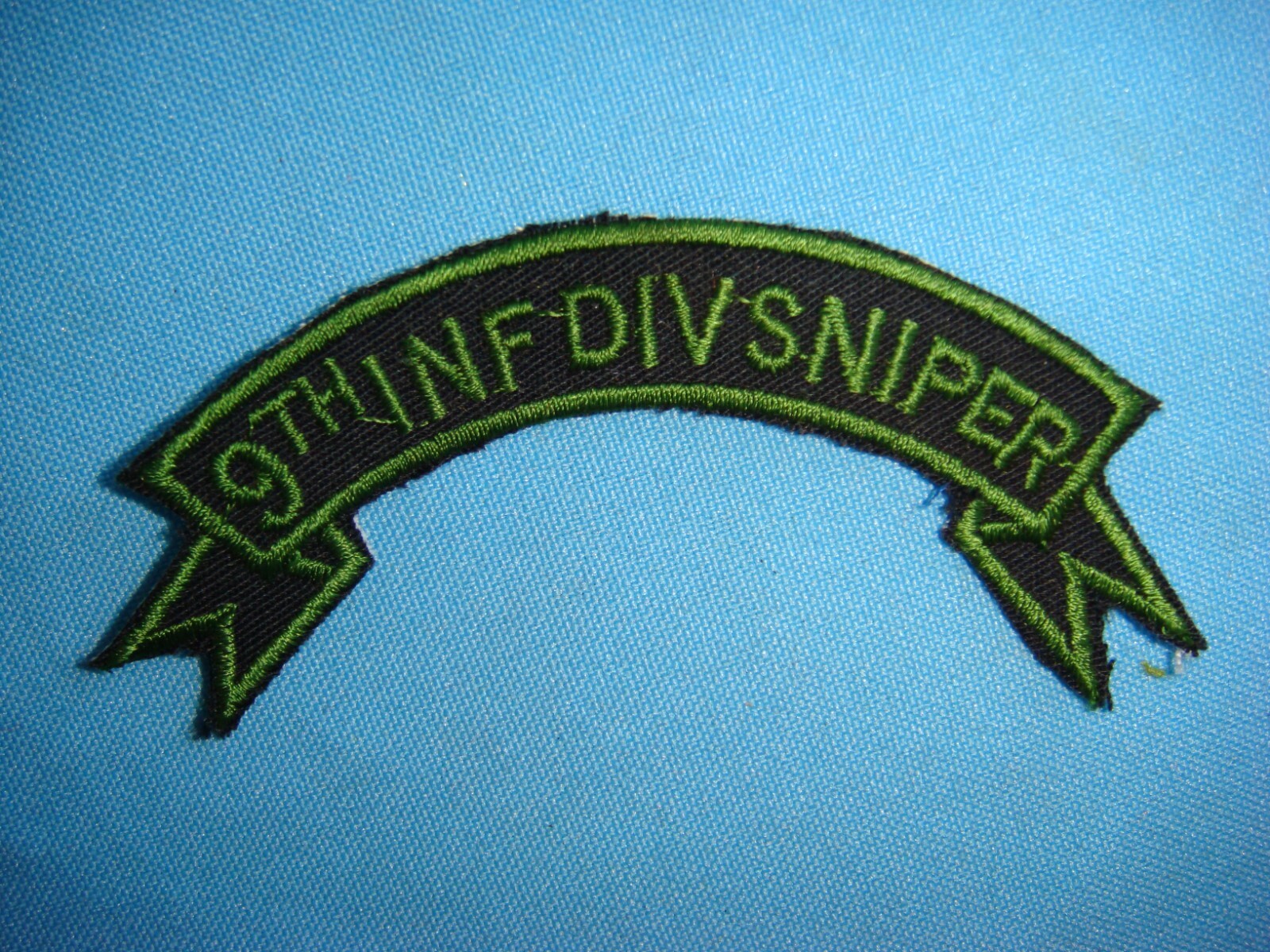 VIETNAM WAR SCROLL PATCH, US 9th INFANTRY DIVISION SNIPER