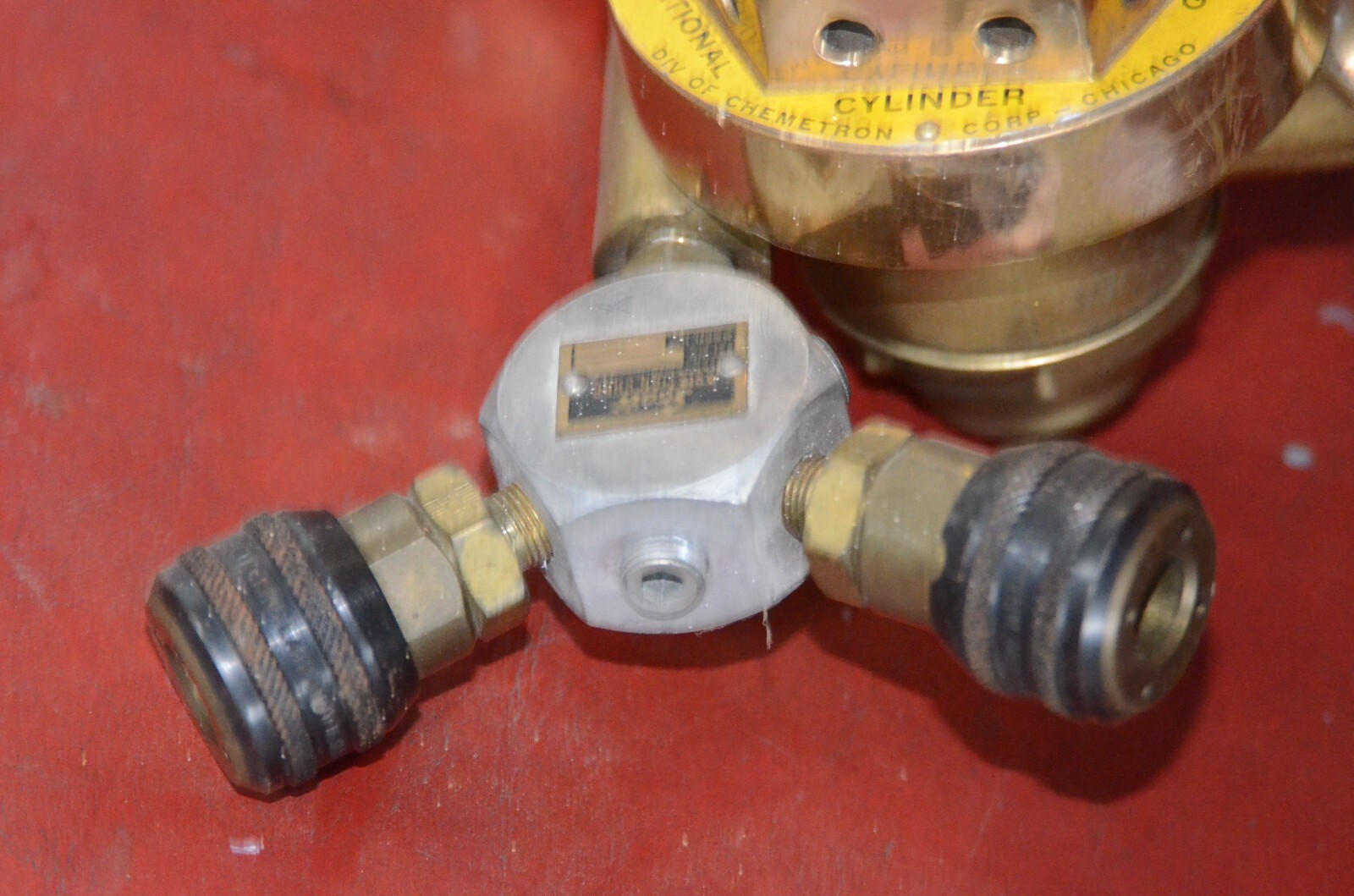 NCG Oxygen Regulator N1602 Gauges Supply Scott Splitter Disconnect Vtg Medical