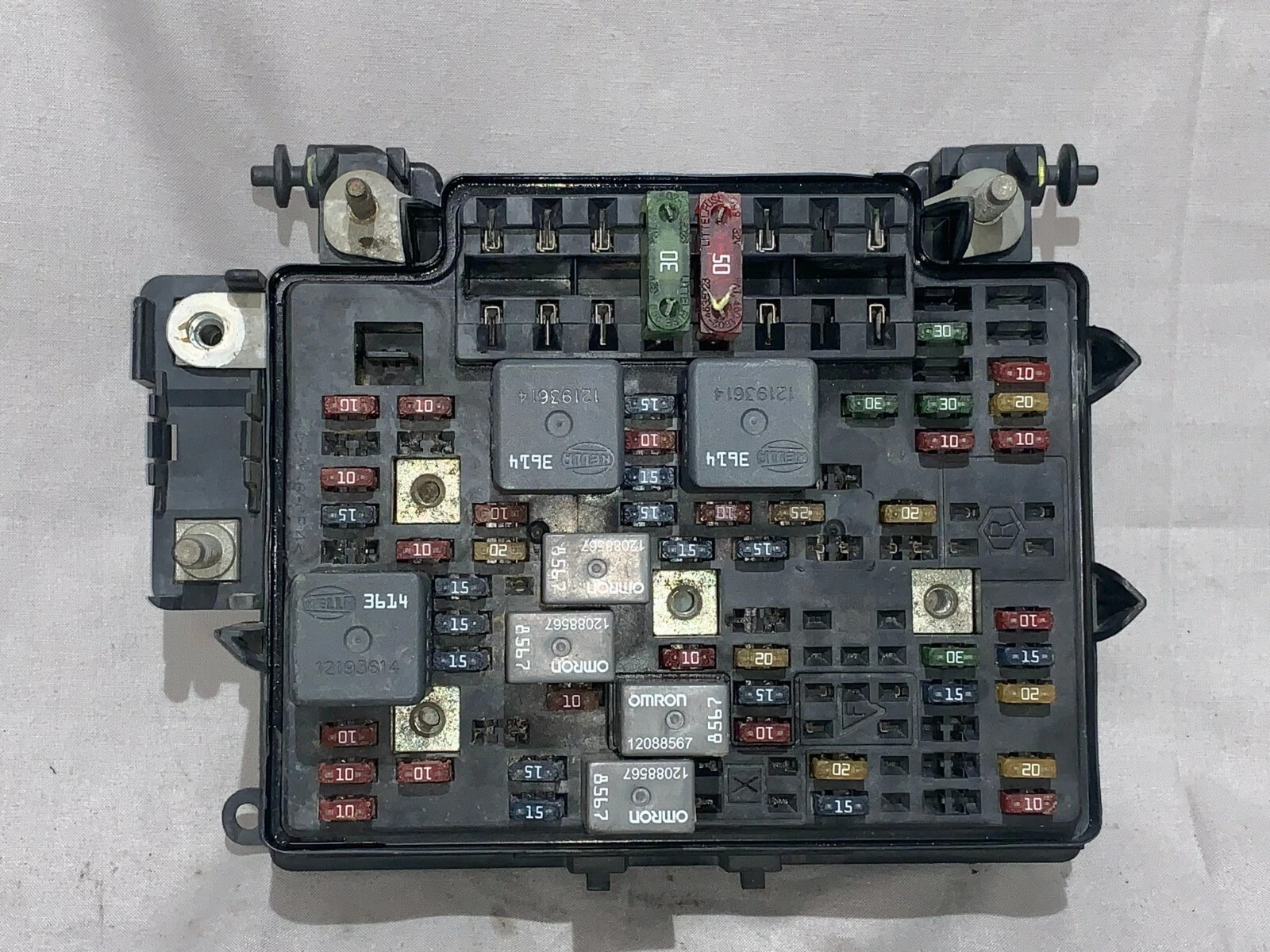 1999-2002 Chevy Silverado 1500 Fusebox Junction Box OEM 15328806-05 (03_3130)