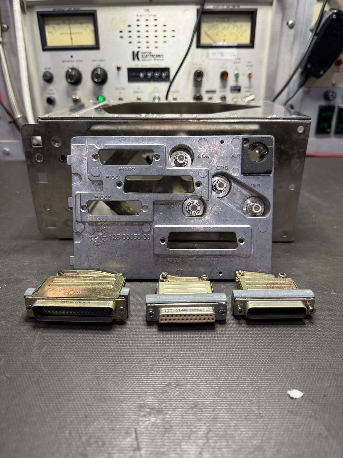 GNS 530 (W) Mounting tray P/N 115-00345-00 w/backplate and conectors.