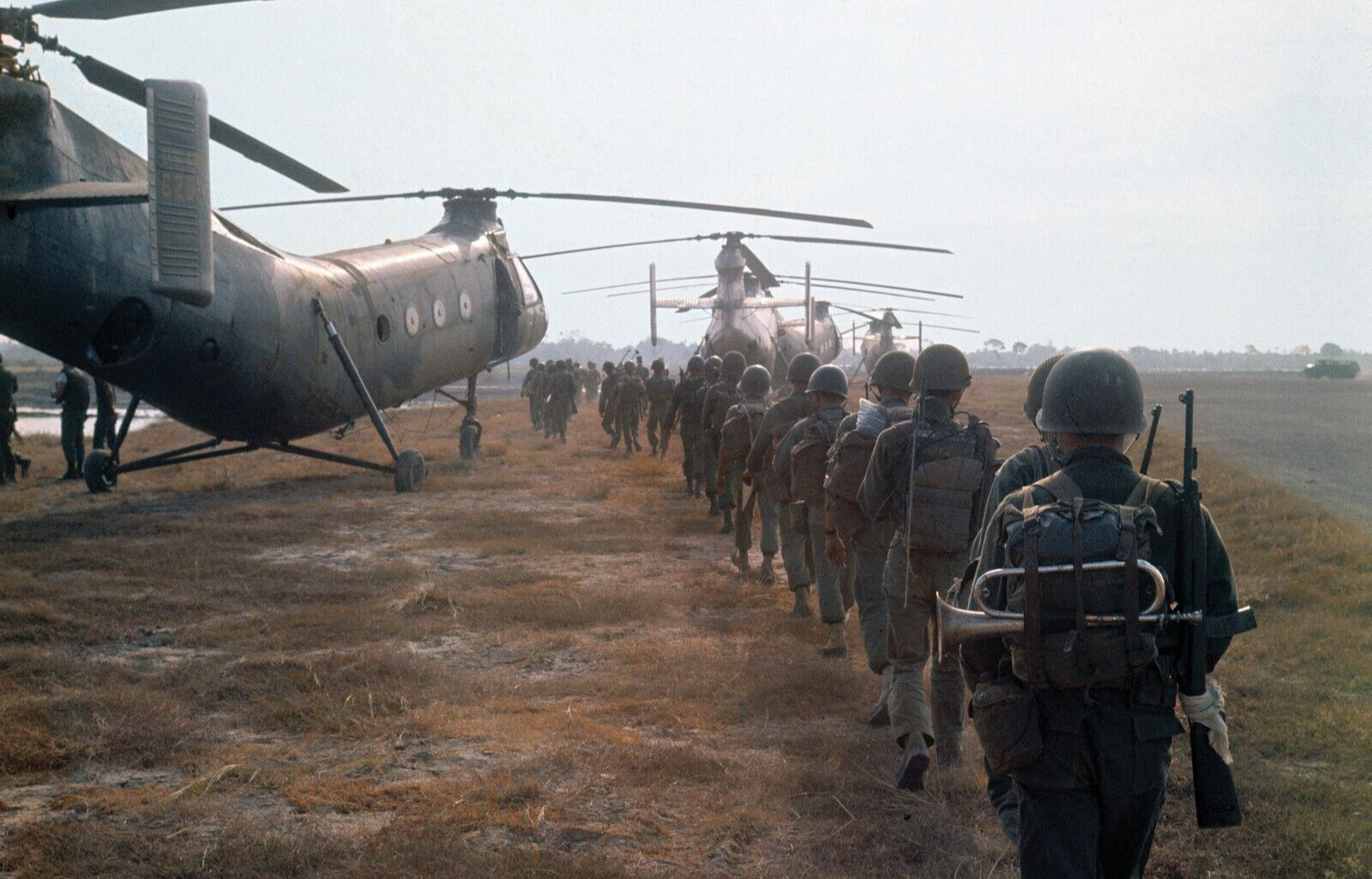 Vietnam  War  Photos --   Piasecki H-21  -  Helicopter