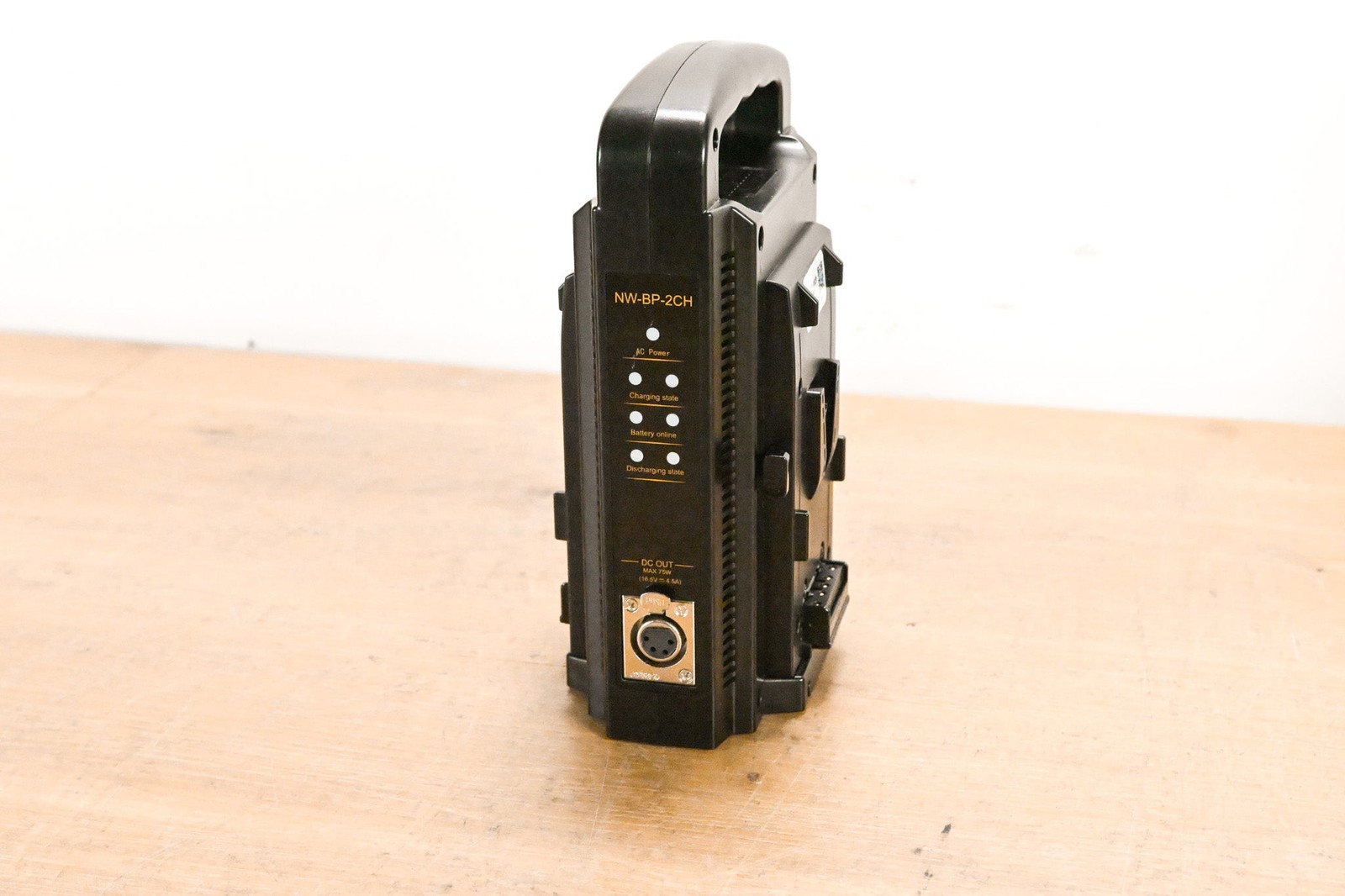Neewer NW-BP-2CH Dual-Channel V-Mount/V Lock Battery Charger CG01Q10