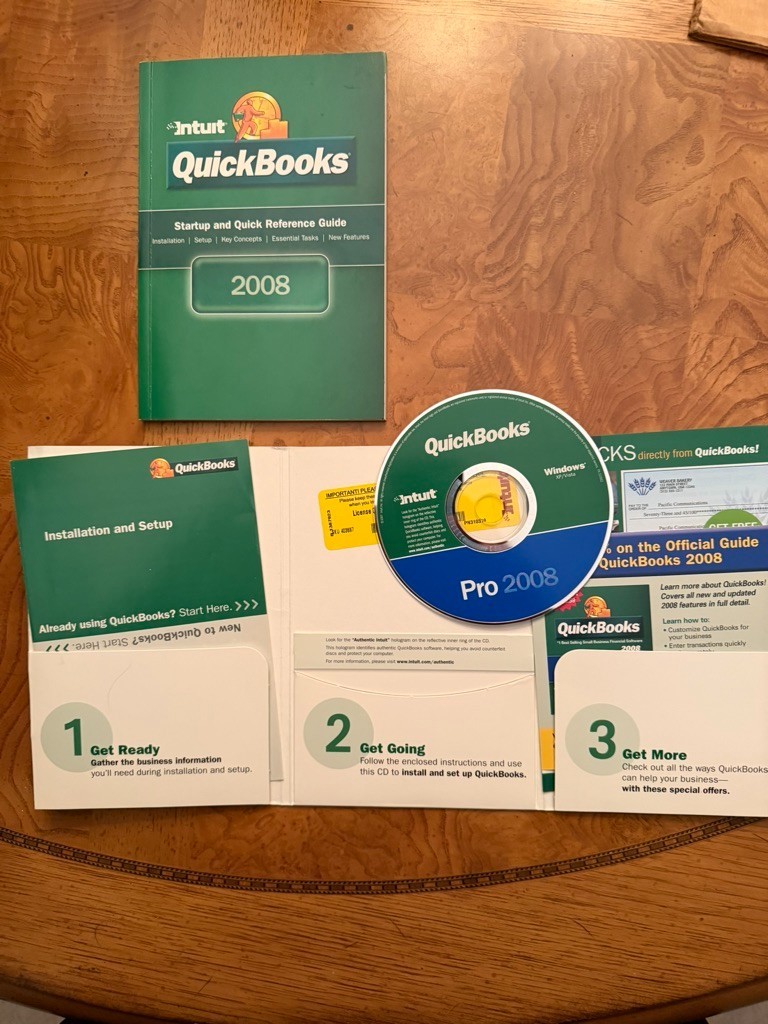 IINTUIT QUICKBOOKS PRO 2008  WITH KEY   PREOWNED    READ