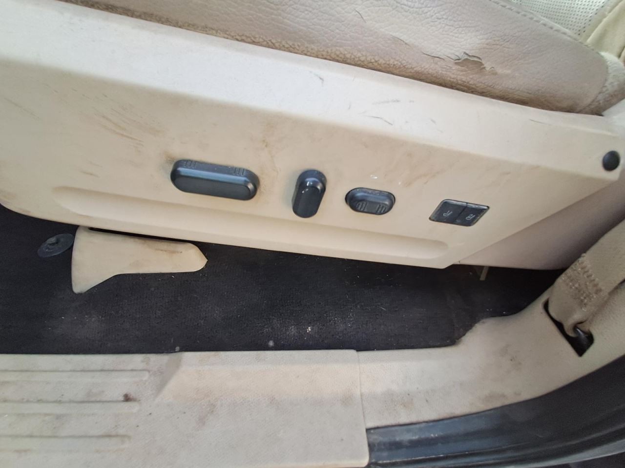 EXPEDITON 2016 Glove Box 4869680