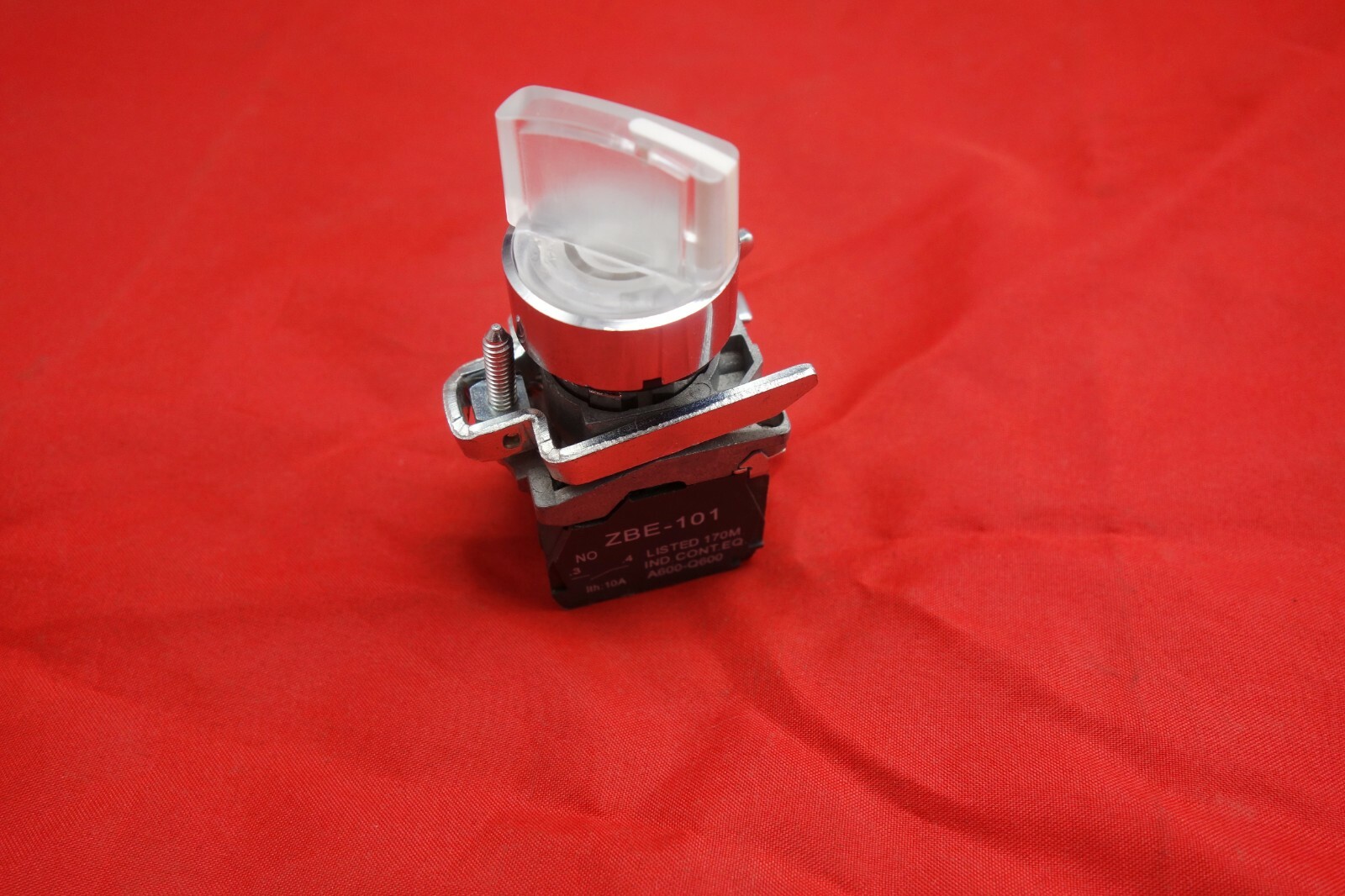 22mm 220V White ILLUMINATED Select switch 2 Position Maintain Fits XB4 BK121M5