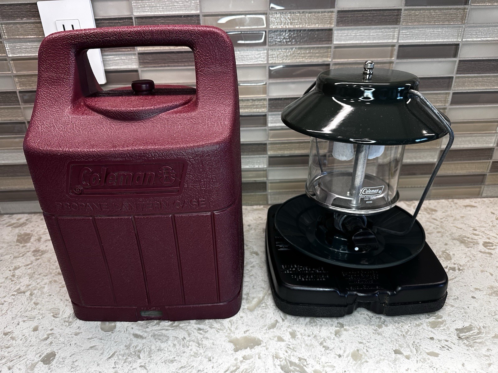 Vintage Coleman Lantern 2 Mantle Propane 5152C700T With Case Excellent Condition