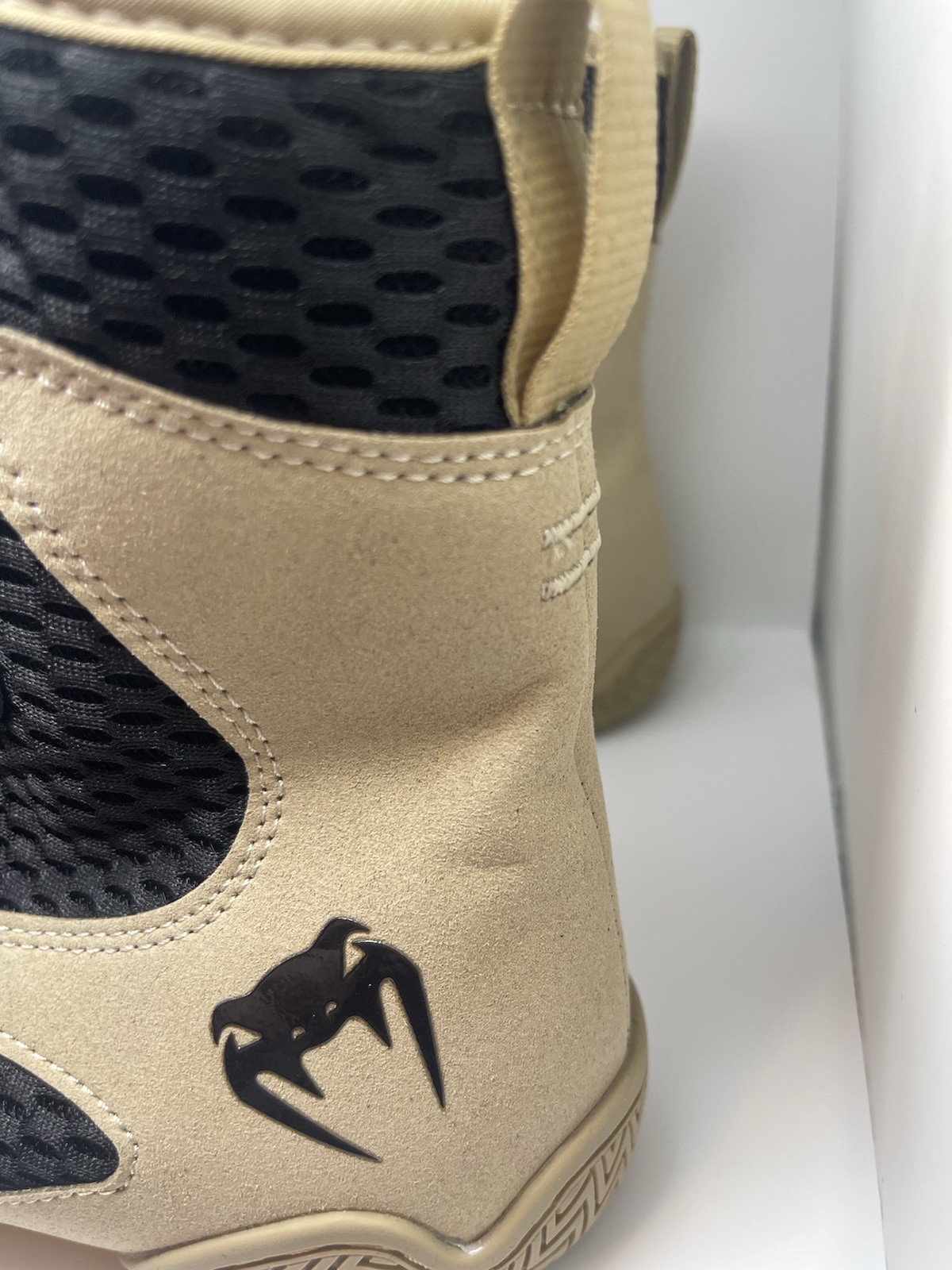 Venum Contender Boxing Shoes in Black/Sand Size : 8.5 Women 7 Men EU 39