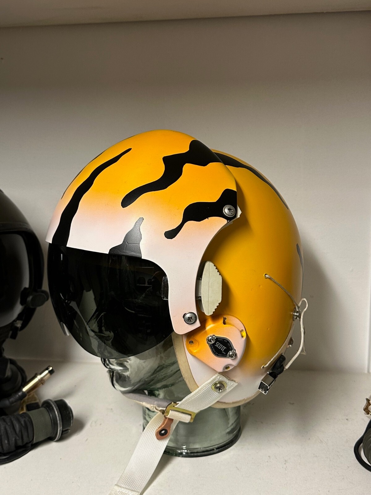 HGU-26 flight helmet BAF tiger painted