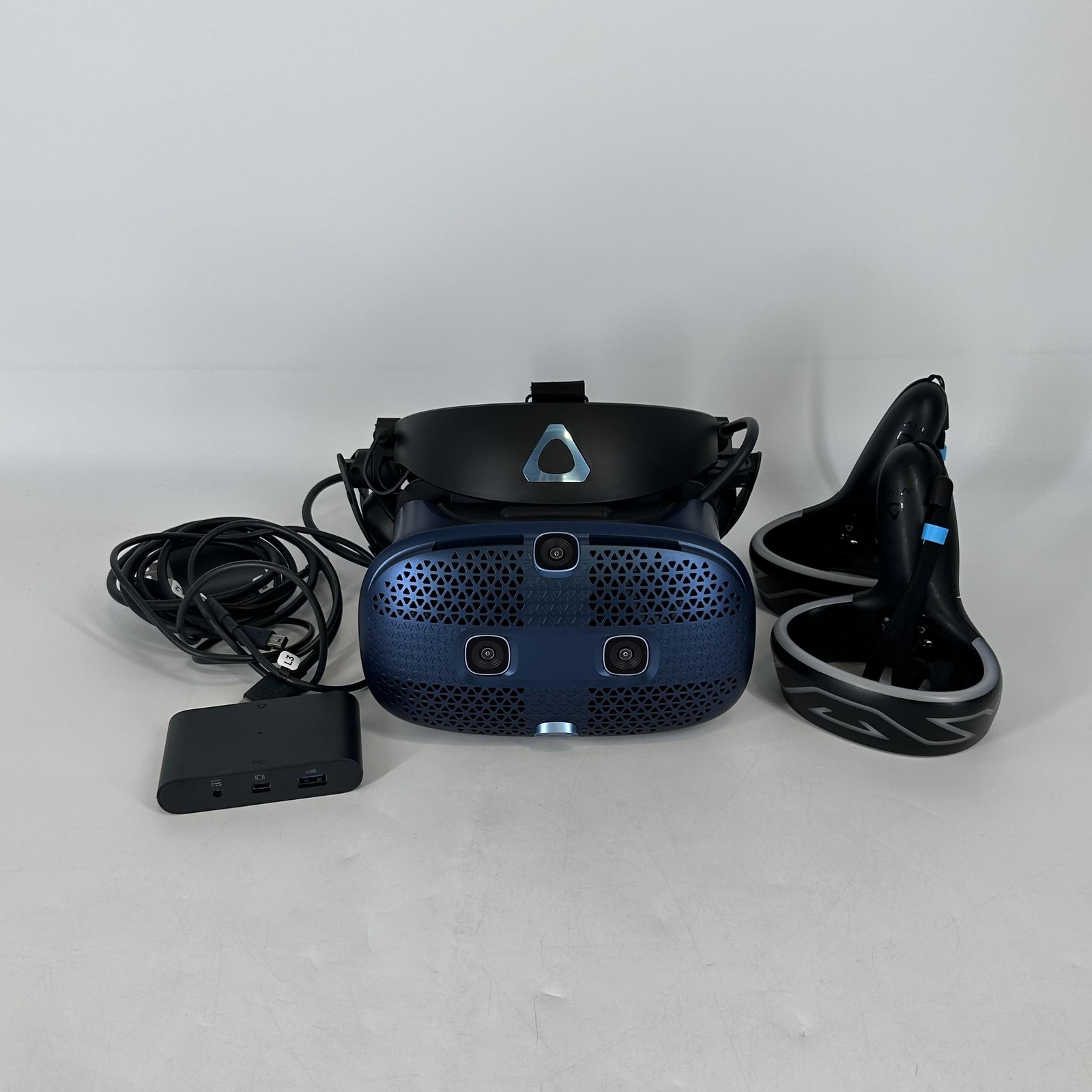 HTC Vive Cosmos VR Headset w/ Controllers/Link Box/USB Cable - Very Good