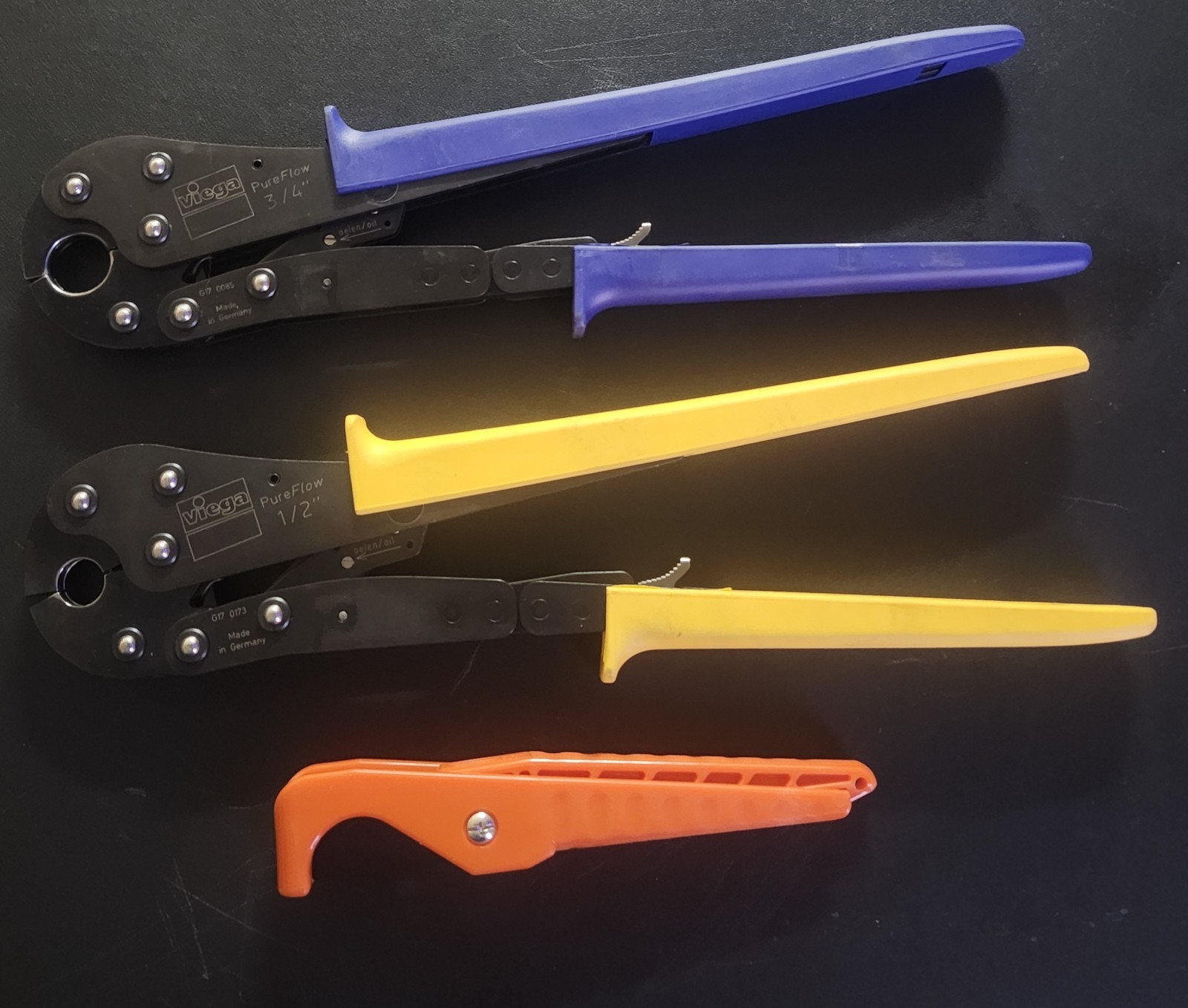 Viega 56000 PureFlow 1/2-Inch and 3/4 In .PEX Press Tool Set With Cutter No Case