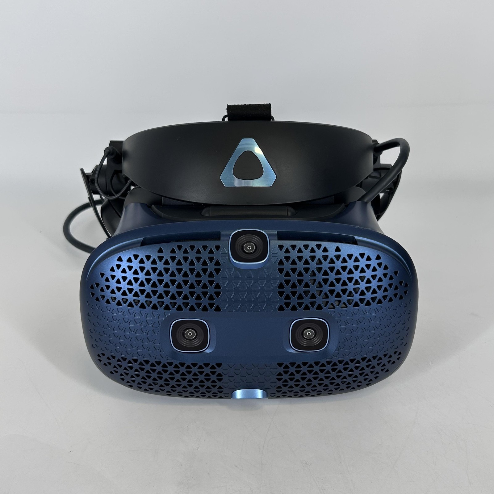 HTC Vive Cosmos VR Headset w/ Controllers/Link Box/USB Cable - Very Good