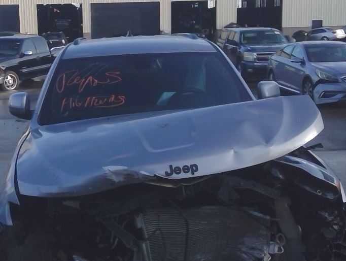 Transmission Shift in Black 2019 Jeep Grand Cherokee