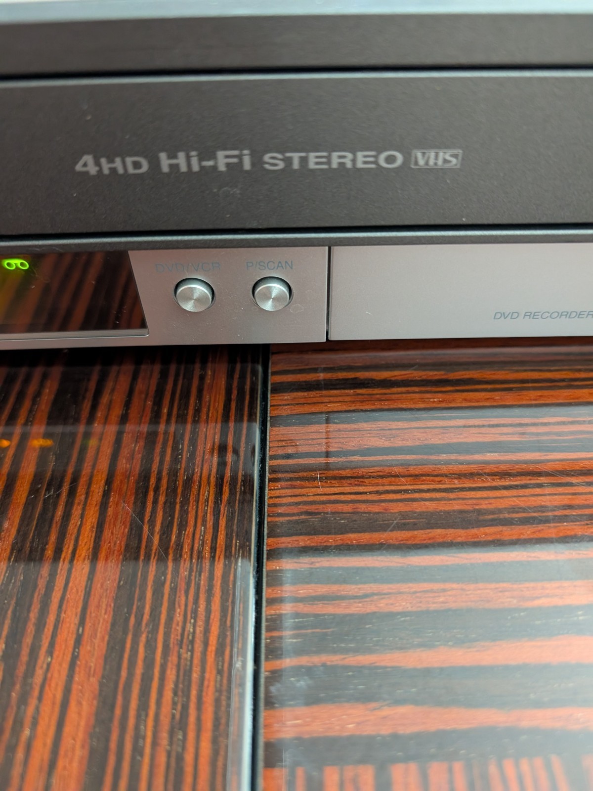 Zenith XBR616 Combo VCR Player & DVD Recorder