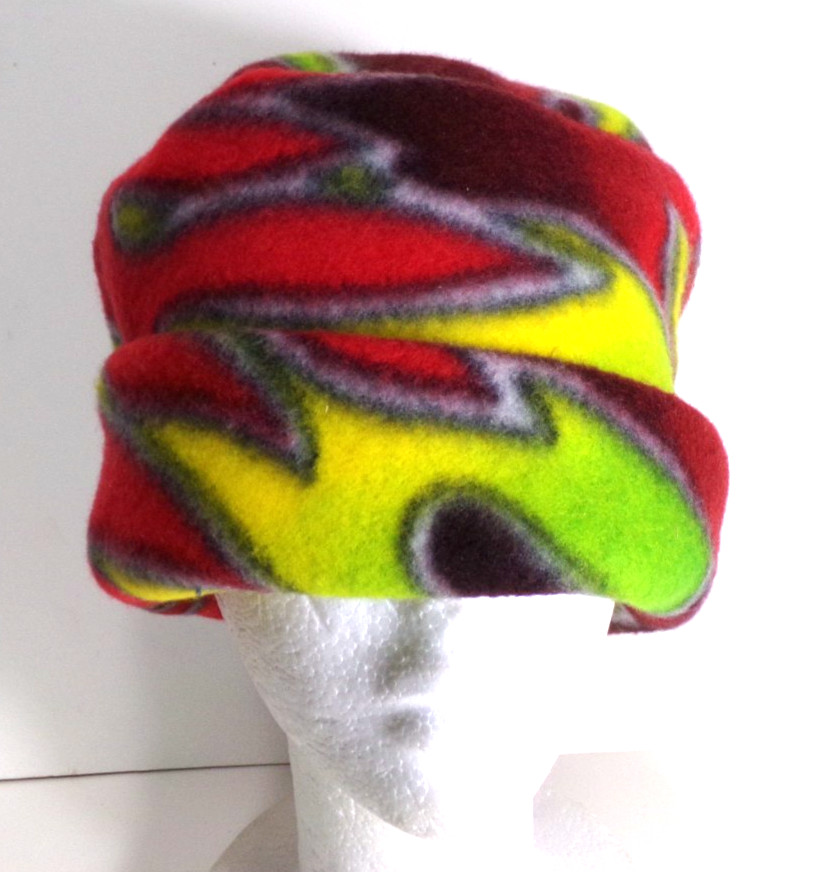 ABSTRACT GREEN/ RED   FLEECE ROLLED BRIM WINTER HAT THERMAL STRETCHY WARM  h88cr