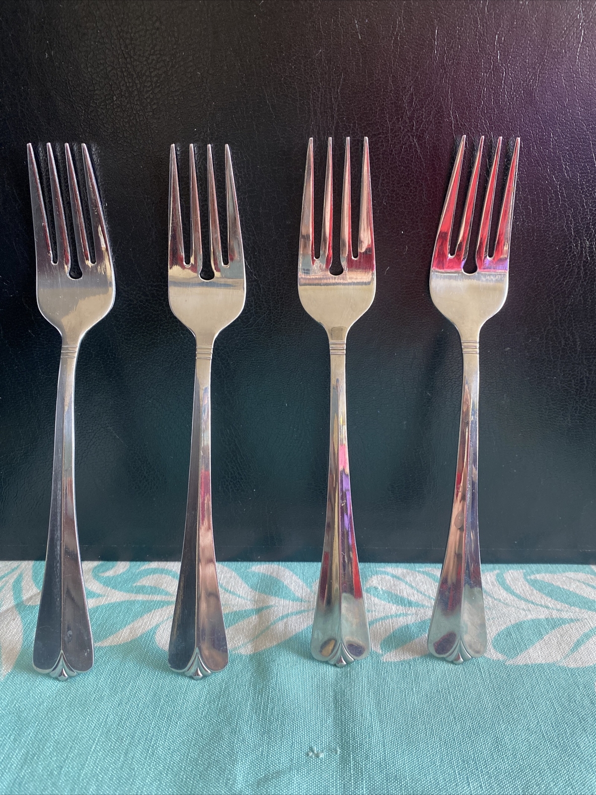 4  Pcs Rogers Co Country Shell  Salad Forks Stainless Flatware