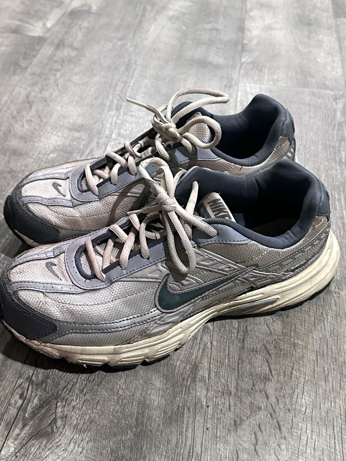 Nike Initiator Men’s Low Top Size 10Athletic Sneakers Mesh Rubber HQ1179-001