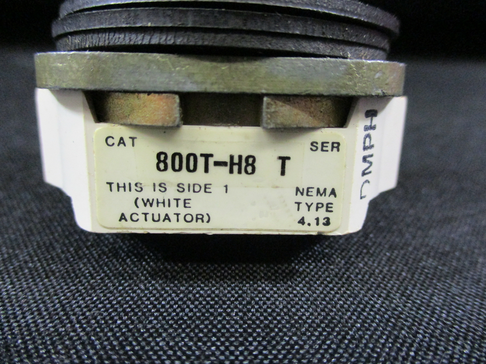 ALLEN BRADLEY 800T-H8 SERIES T SELECTOR SWITCH