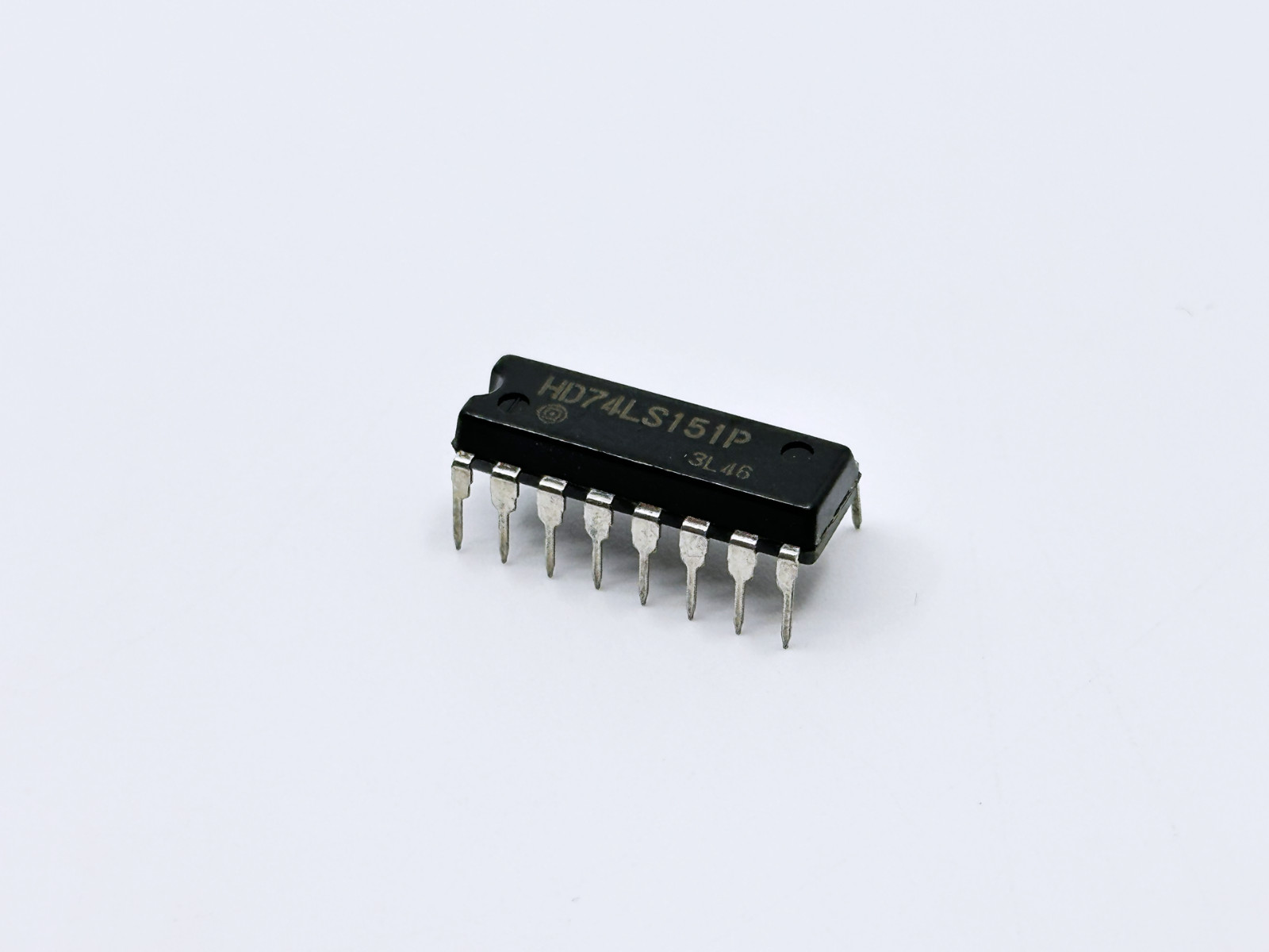 5PCS HD74LS151P Hitachi 8-to-1 Data Selector Multiplexer IC DIP-16