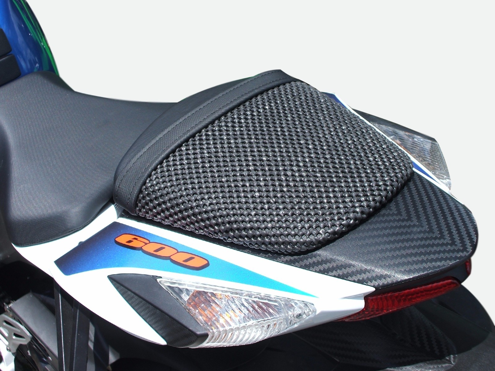 SUZUKI GSXR 600 2011-2016 TRIBOSEAT ANTI-SLIP PASSENGER SEAT COVER ACCESSORY