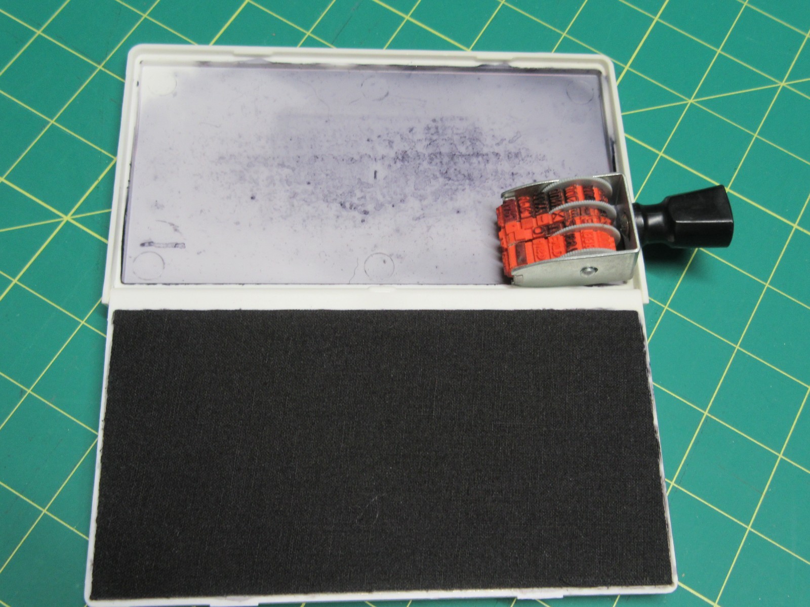VINTAGE  MANUAL RUBBER DATE STAMP-1993 thru 2002 and Black Stamp Pad