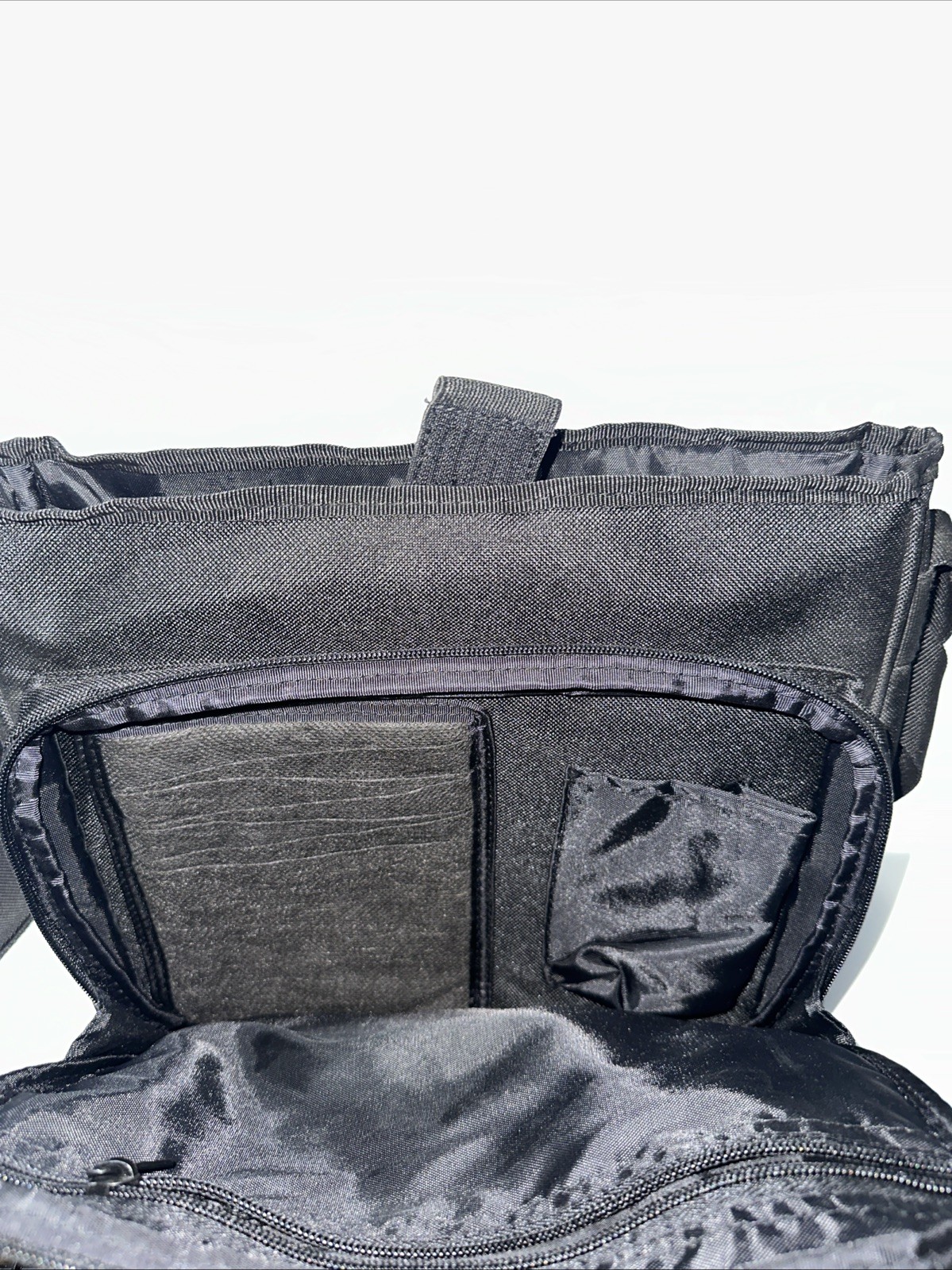 Targus TCG200 Notebook Messenger Bag (EXCELLENT CONDITION)￼