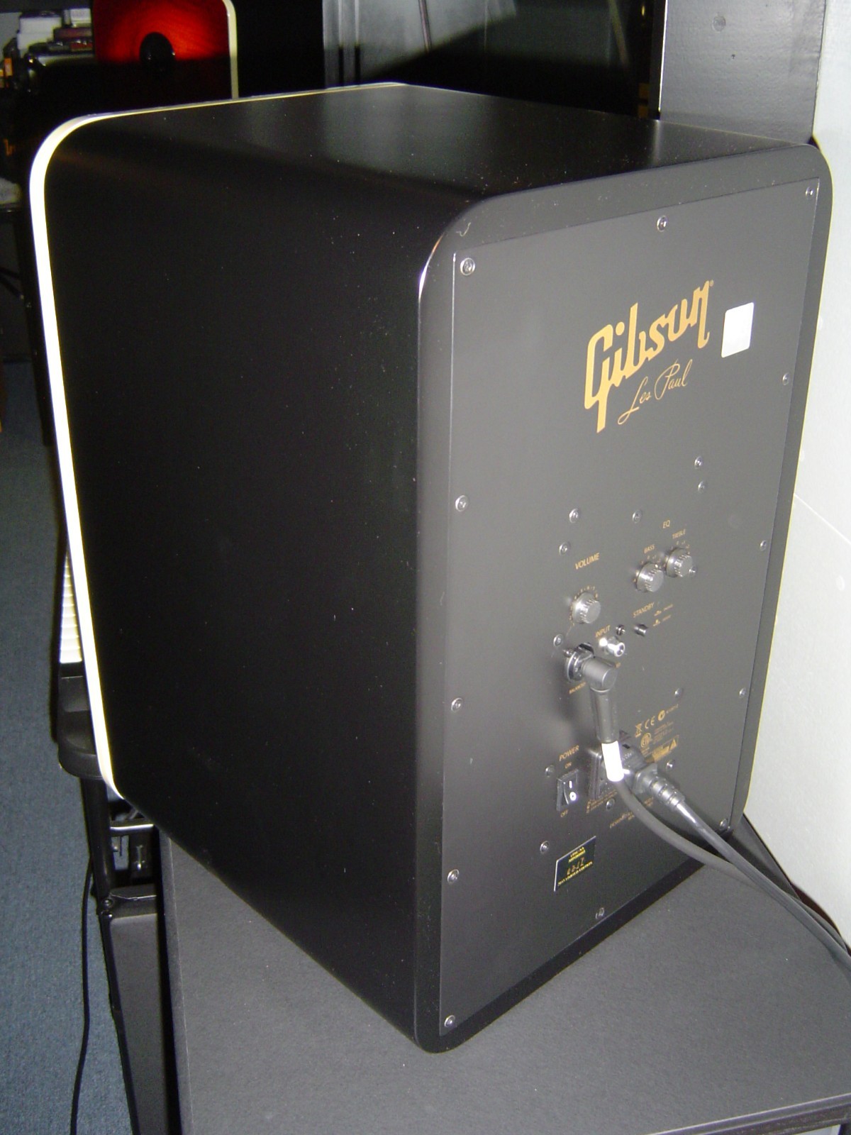 Gibson Les Paul LP8 Powered Studio Monitors BEAUTIFUL PAIR w/ original boxes
