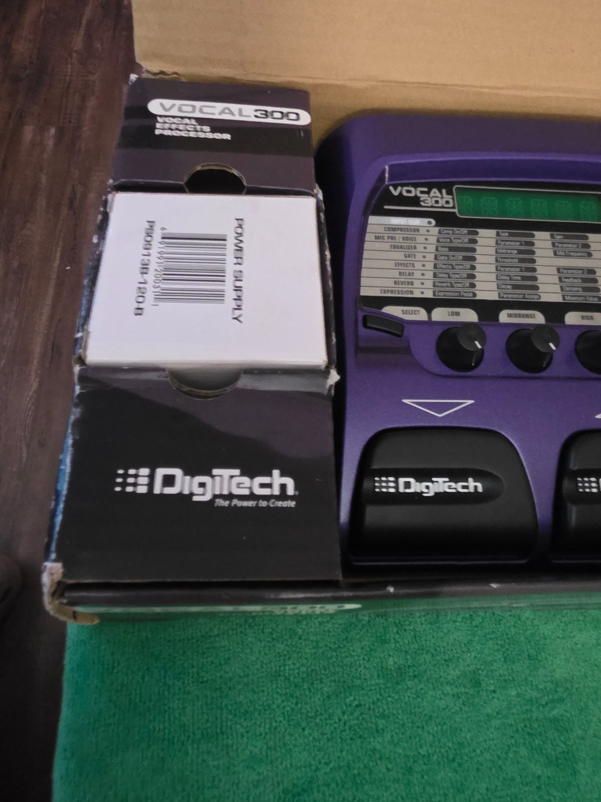 Digitech Vocal 300 modeling guitar foot pedal processor, manual A/C cord & box