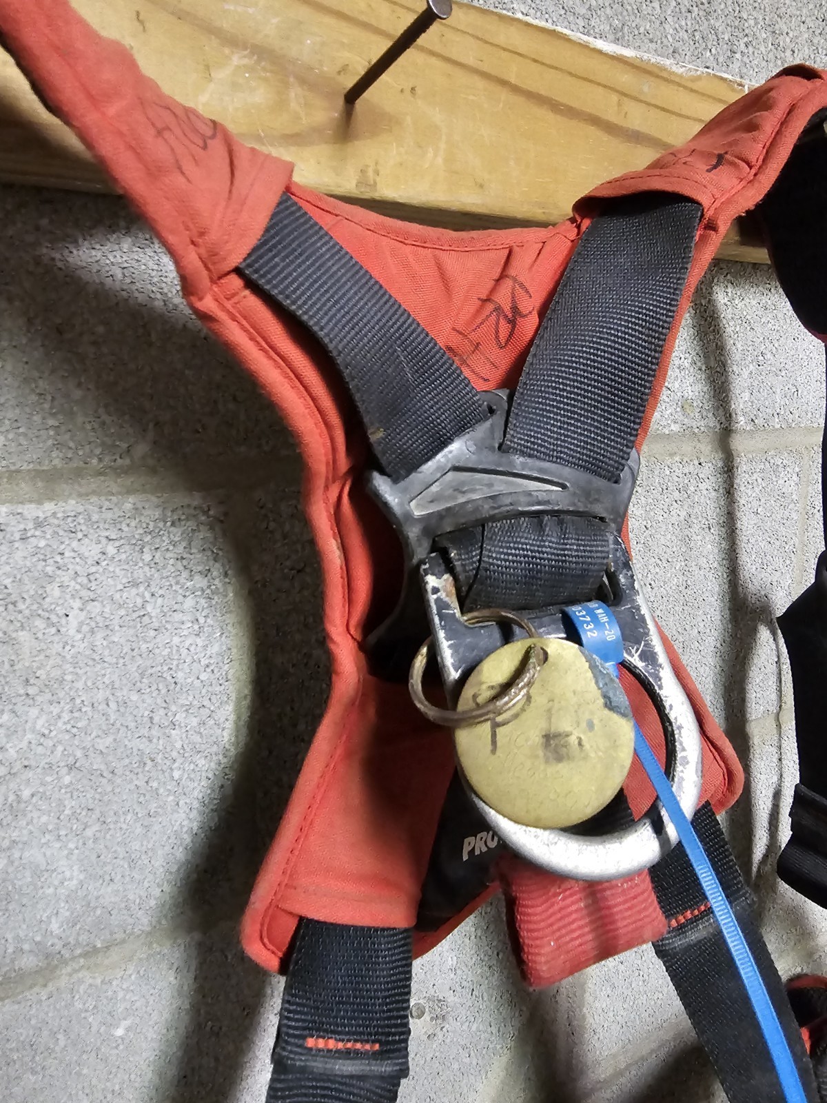 3M PROTECTA 1161205 MED/LG FULL BODY HARNESS W/ BELT FALL PROTECTION SALA