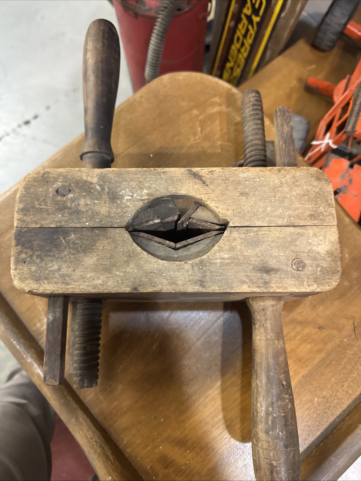wooden dowel-making plane "witchet" or "widget"