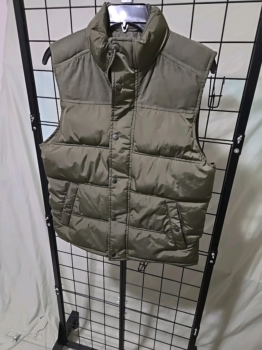 Goodfellow & Co Men's Size XL Corduroy Midweight Green Puffer Jacket Vest