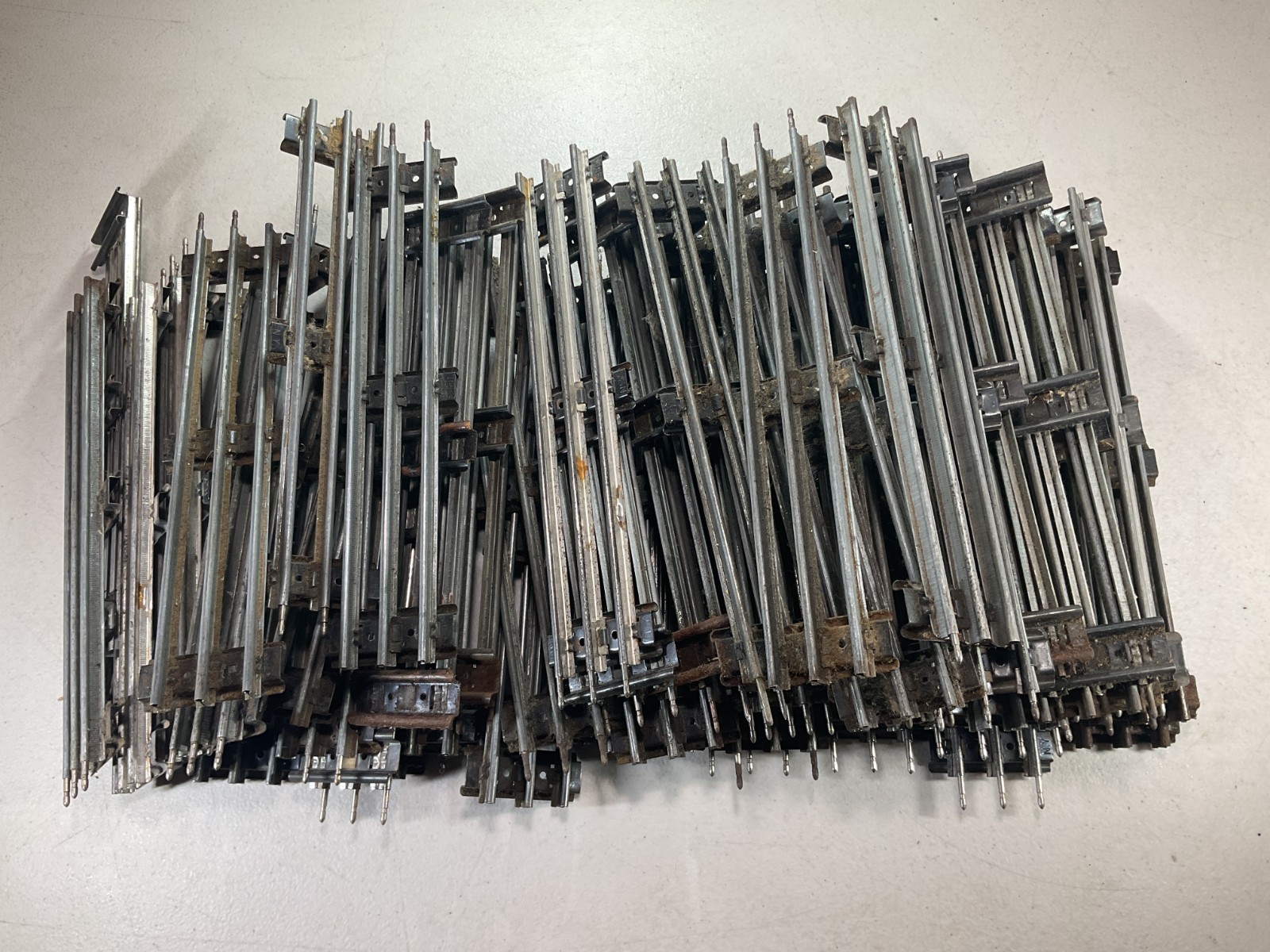 Lionel O-31 Straight 10" Track Lot 60 Pieces Dirty Read Desc.