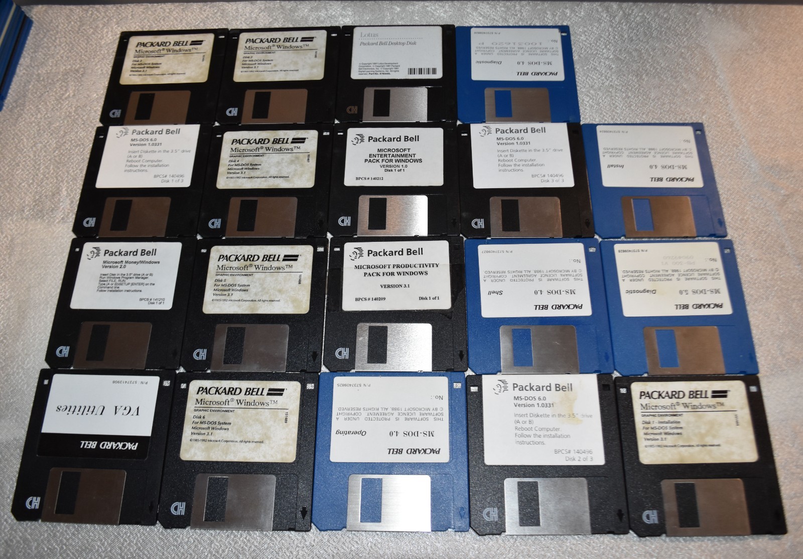 Packard Bell 3.5" Floppy Disks - Bundle DOS/Win3.1 Era